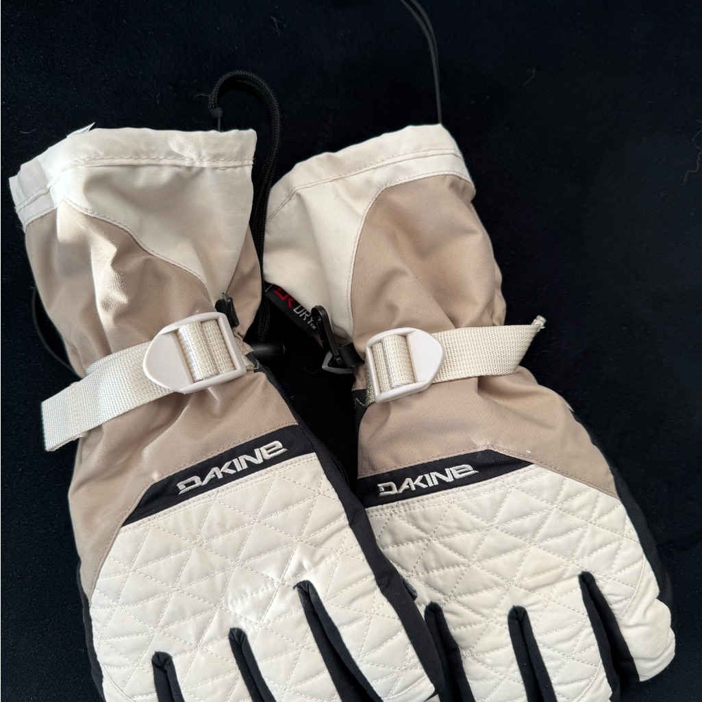 Dakine Tan And Cream Quilted Gloves